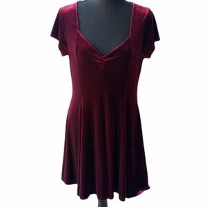 UO Kimchi Blue Maroon Velvet Stretch Sweetheart A Line Swing Circle Mini Dress L